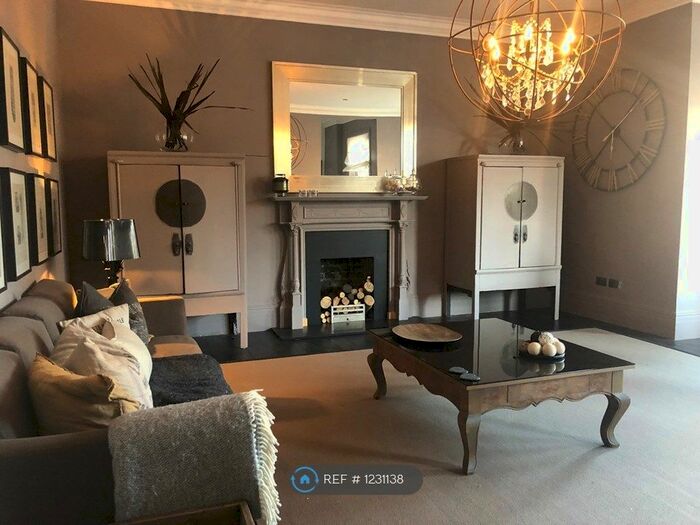 2 Bedroom Flat To Rent In The Drive, Hove, BN3