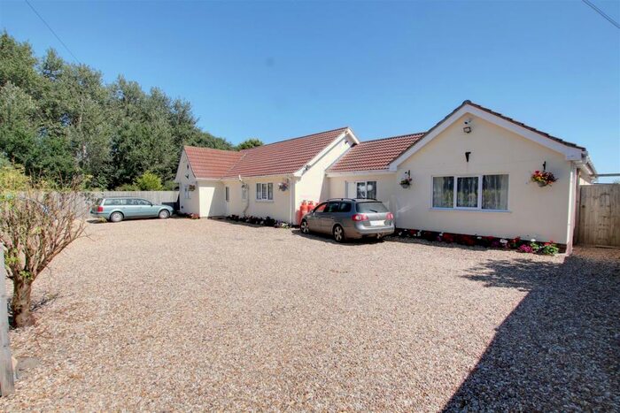 3 Bedroom Detached Bungalow For Sale In Rotten Row, Theddlethorpe, Mablethorpe, LN12