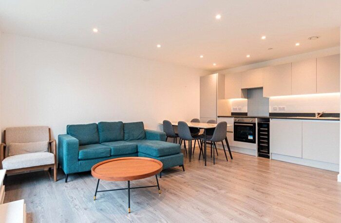 3 Bedroom Flat To Rent In Alexandra Park, Willow Road, Leeds, Copy, LS4