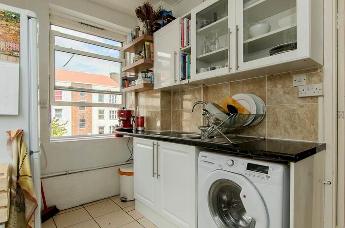 2 Bedroom Flat To Rent In Turin Street, Bethnal Green, London, E2