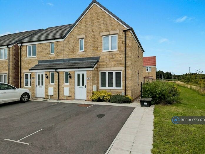 3 Bedroom Semi-Detached House To Rent In Hickory Way, Chippenham, SN15