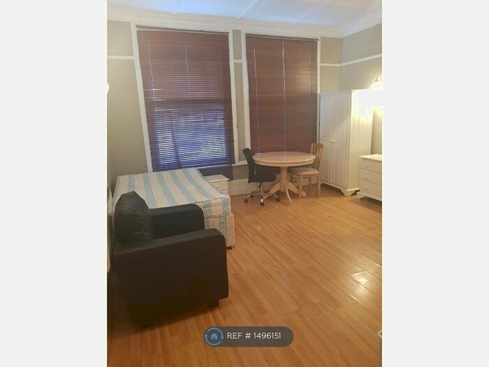 Studio To Rent In Bedford Hill, London, SW12