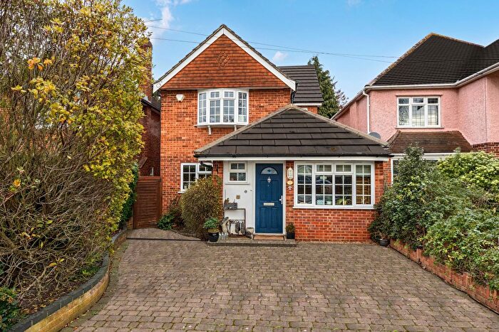 3 Bedroom Detached House For Sale In Hollies Avenue, West Byfleet, KT14