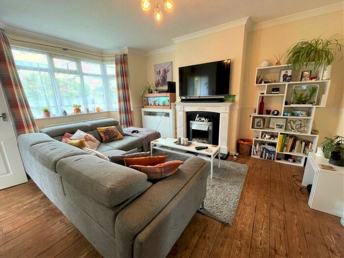 2 Bedroom Semi-Detached House To Rent In Sunmead Road, Hemel Hempstead, Hertfordshire, HP2