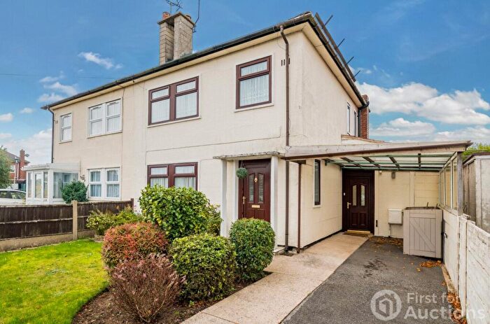 3 Bedroom Semi Detached House For Sale In Westfield Lane, Mansfield, Nottinghamshire, NG19