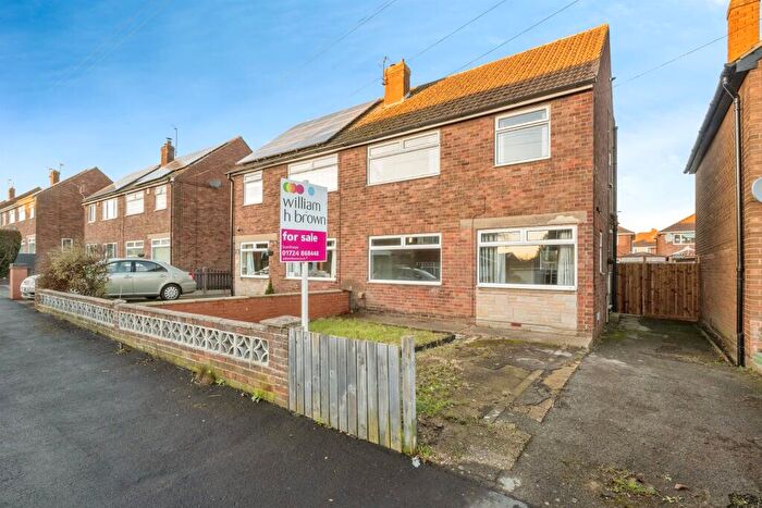 3 Bedroom Semi Detached House For Sale In Sunway Grove, Scunthorpe, DN16