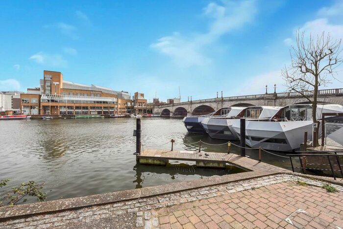 1 Bedroom Flat To Rent In Marina Place, Hampton Wick, Kingston Upon Thames, KT1