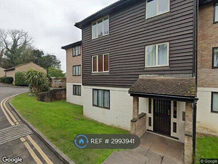 Studio To Rent In Fairbairn Close, Purley, CR8