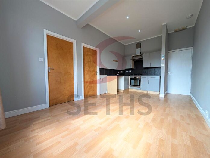 1 Bedroom Flat To Rent In Uppingham Road, Rowlatts Hill, Leicester, LE5