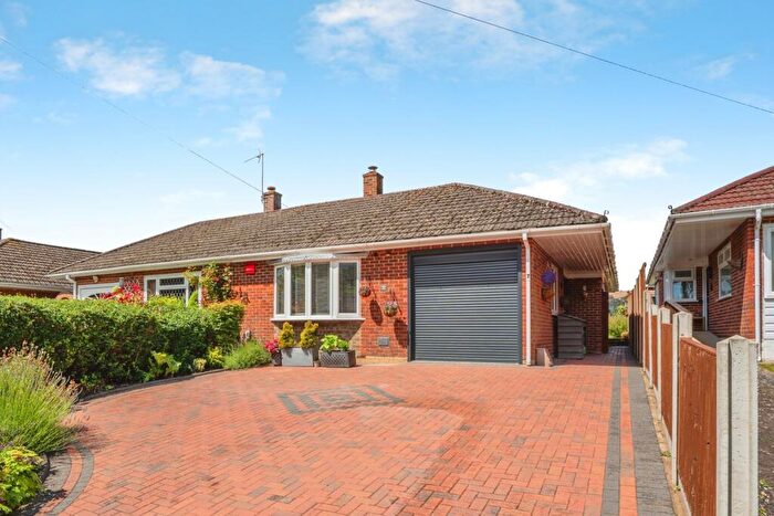 3 Bedroom Bungalow For Sale In Shakespeare Gardens, Waterlooville, Hampshire, PO8