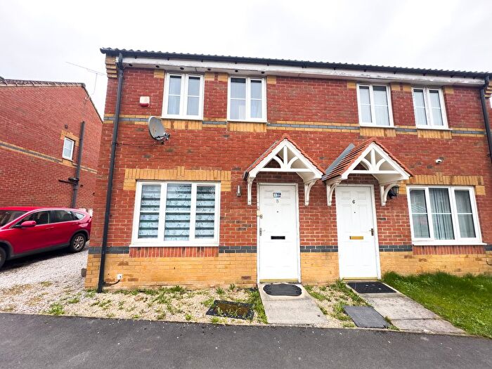 3 Bedroom Semi Detached House For Sale In Seathwaite Close, Middleton, Manchester, M24