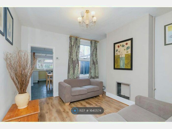 2 Bedroom Terraced House To Rent In Queens Road, Leicester, LE2