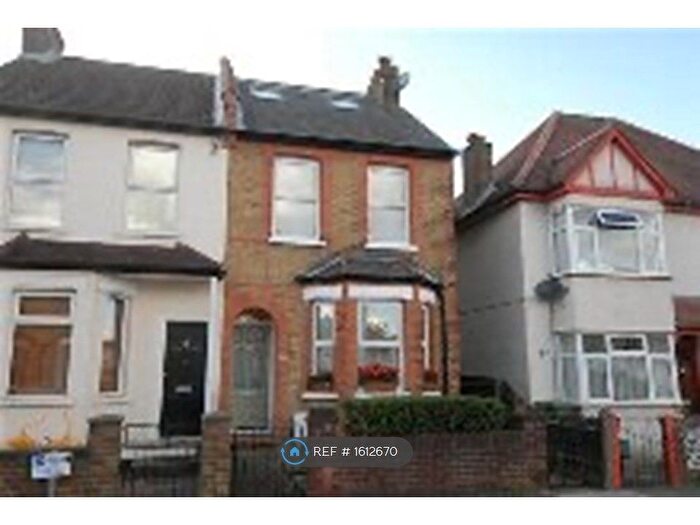 3 Bedroom Semi-Detached House To Rent In Mosslea Road, Bromley, BR2