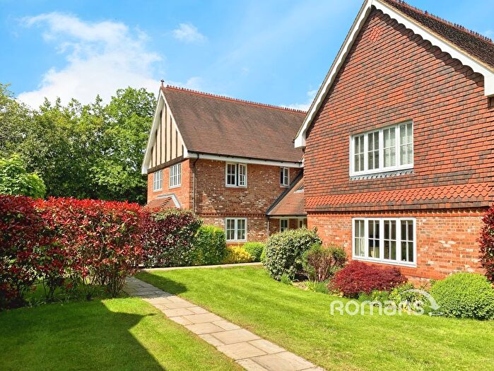 2 Bedroom Flat To Rent In Tennyson Court, Tilford Road, Hindhead, GU26