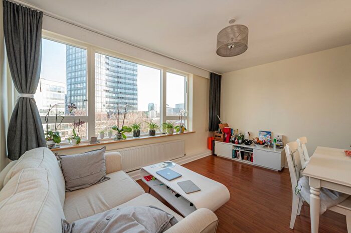 2 Bedroom Flat To Rent In Millbank Court, John Islip Street, Westminster, SW1P