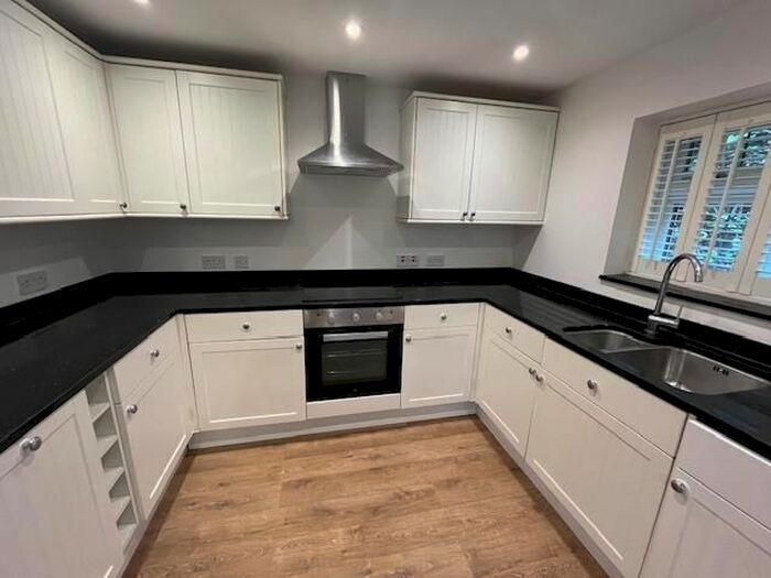 2 Bedroom Flat To Rent In Cedar Road, Sutton, SM2