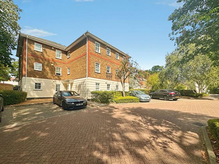 2 Bedroom Flat For Sale In Townside Place, Camberley, GU15