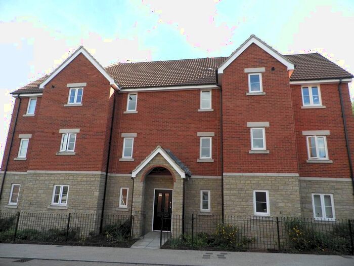 2 Bedroom Flat To Rent In Knights Maltings, Frome, Somerset, BA11