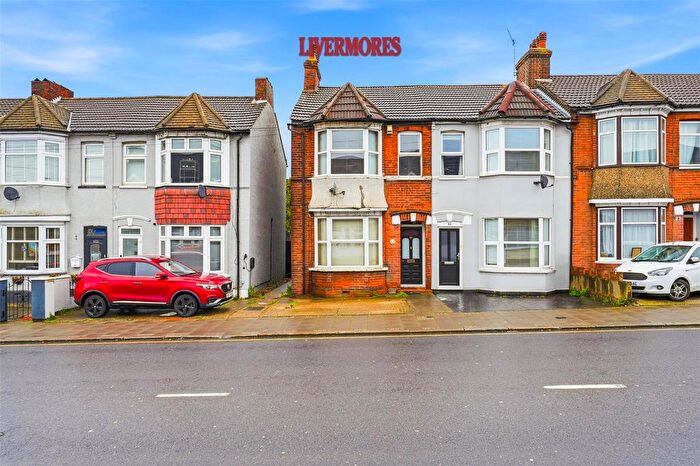 2 Bedroom End Terrace House For Sale In Park Road, Dartford, Kent, DA1