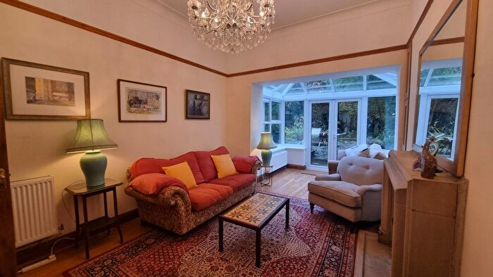 2 Bedroom Property To Rent In Newton Road, Newton, Swansea, SA3