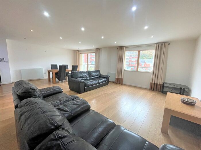 2 Bedroom Flat To Rent In The Osborne, Swansea, SA3