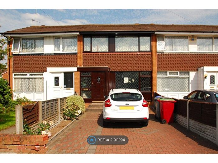 3 Bedroom Terraced House To Rent In Warley Road, Blackpool, FY2