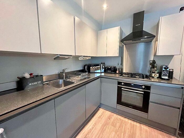 1 Bedroom Flat For Sale In Campden Road, South Croydon, CR2