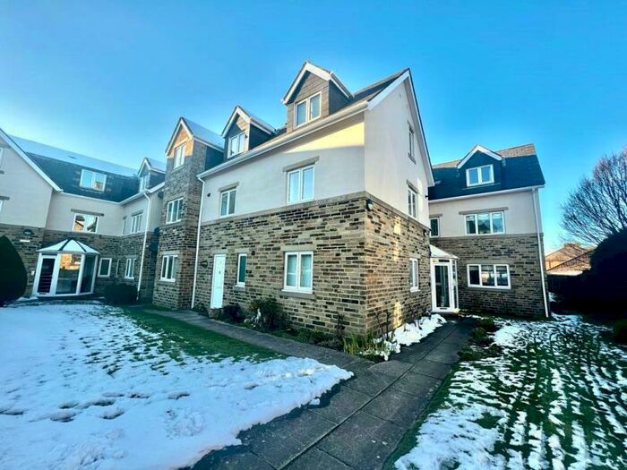 2 Bedroom Flat To Rent In Regent Court, Regent Road, Ilkley, West Yorkshire, LS29