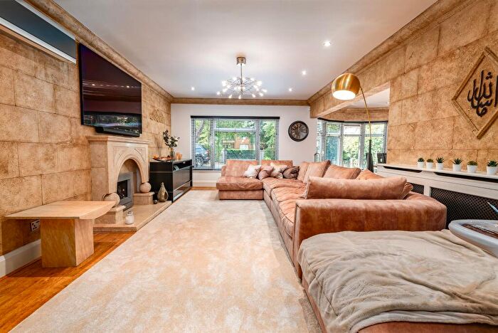 7 Bedroom Detached House For Sale In Broadway, Peterborough, PE1