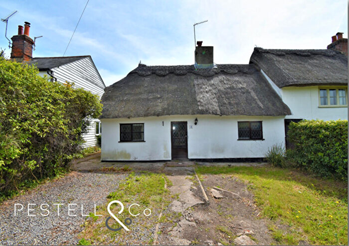 2 Bedroom Semi-Detached House For Sale In Woodgates End, CM6