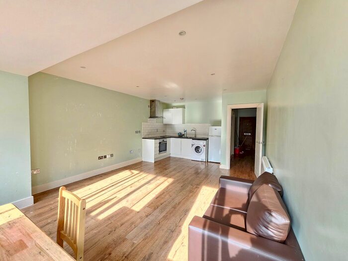 1 Bedroom Flat To Rent In Park Street, Luton, LU1