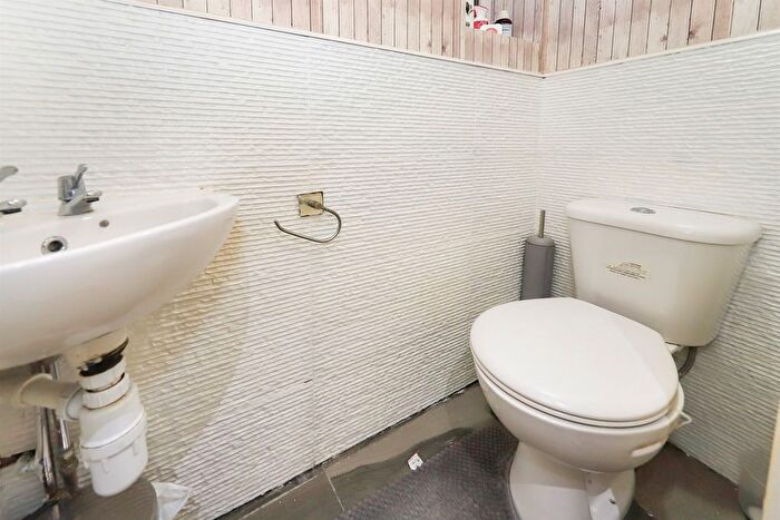 3 Bedroom Semi-Detached House For Sale In Deans Road, Wolverhampton, WV1