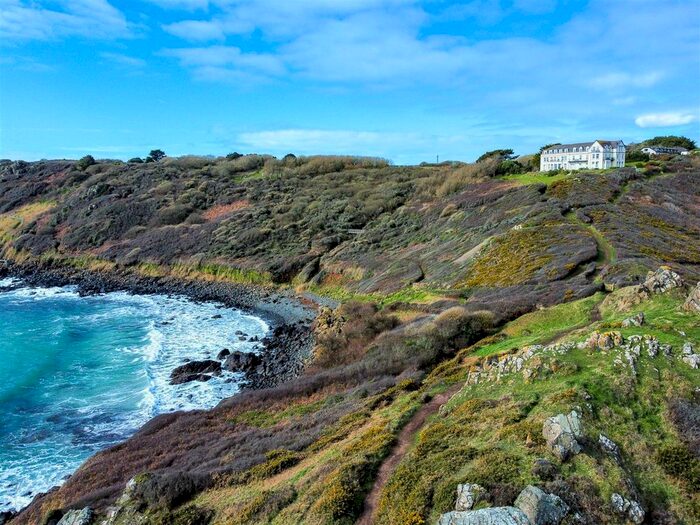 1 Bedroom Flat For Sale In Coverack, Helston, TR12