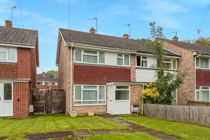 3 Bedroom Semi-Detached House To Rent In Meadowside, Abingdon, Oxfordshire, OX14