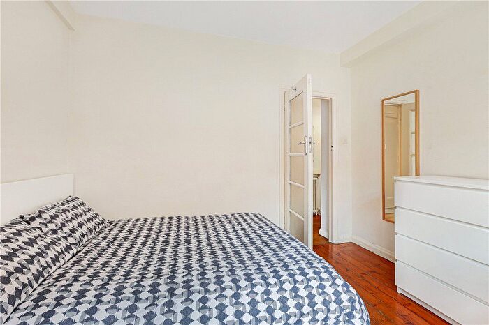 3 Bedroom Flat To Rent In West Kensington Court, Edith Villas, London, W14