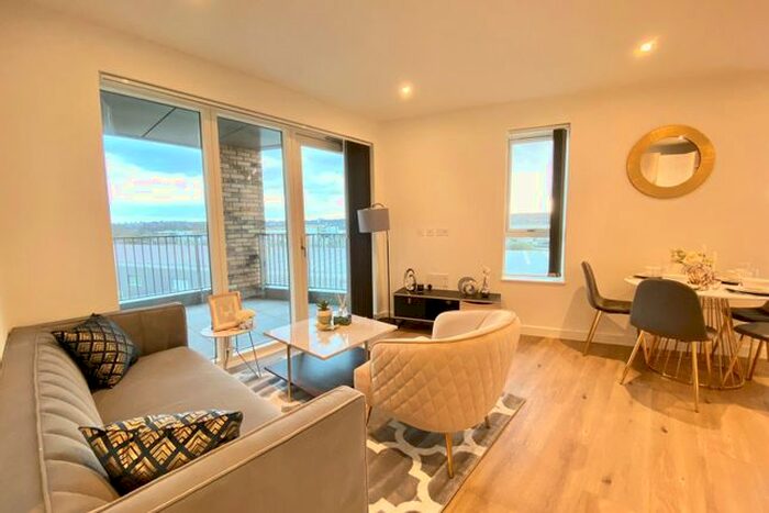 2 Bedroom Flat To Rent In Mary Neuner Road, London, N8