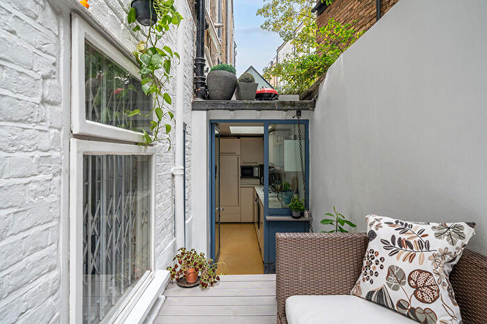 2 Bedroom Apartment For Sale In Ifield Road, Chelsea, SW10