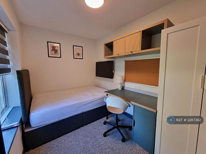 8 Bedroom Semi-Detached House To Rent In Haycombe Drive, Bath, BA2