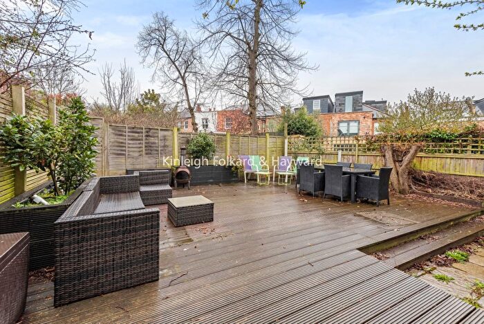 3 Bedroom Flat To Rent In Sarre Road, London, NW2