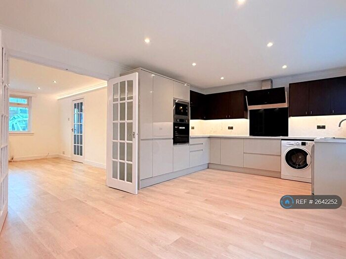 3 Bedroom Terraced House To Rent In Ravenswood Rise, Livingston, EH54