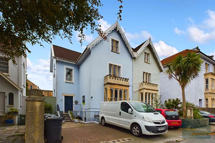 1 Bedroom Apartment To Rent In Wellington Park, Bristol, BS8