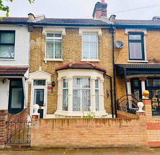 3 Bedroom House For Sale In Strone Road, Forest Gate, E7