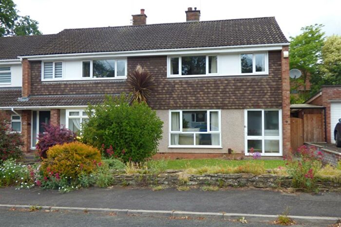 3 Bedroom Semi-Detached House To Rent In Wolfridge Ride, Bristol, BS35