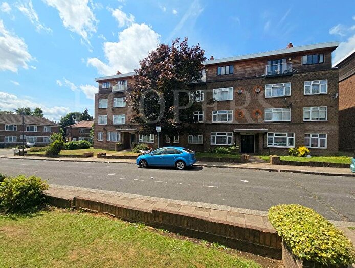 2 Bedroom Flat For Sale In Leeland Way, London, NW10