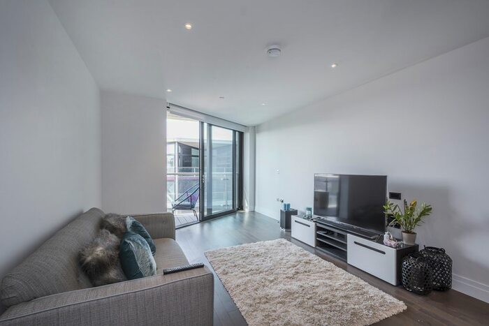 2 Bedroom Flat To Rent In Riverlight Quay, London, SW11
