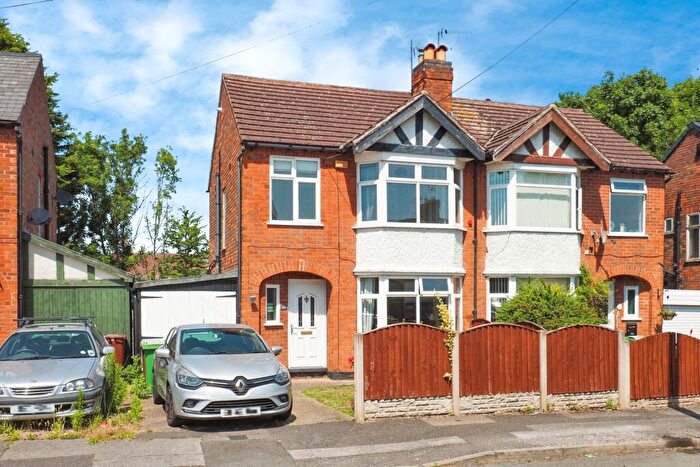 3 Bedroom Semi-Detached House For Sale In Charlbury Road, Wollaton, Nottingham, NG8
