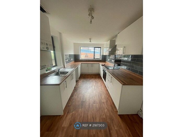 3 Bedroom Terraced House To Rent In Grosvenor Street, Swinton, Manchester, M27