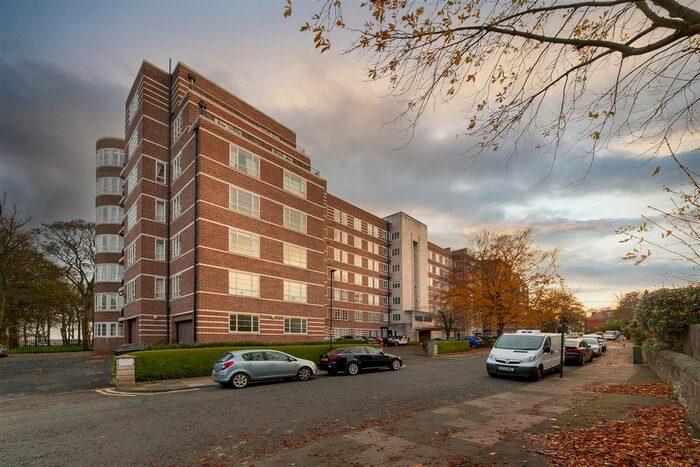 3 Bedroom Flat To Rent In Moor Court, Gosforth, NE3