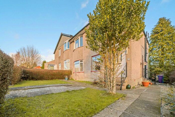 3 Bedroom Flat To Rent In Bencroft Drive, Croftfoot, G44