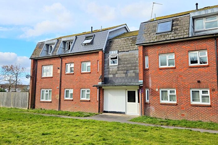 2 Bedroom Flat To Rent In Salvington Road, Crawley, West Sussex., RH11